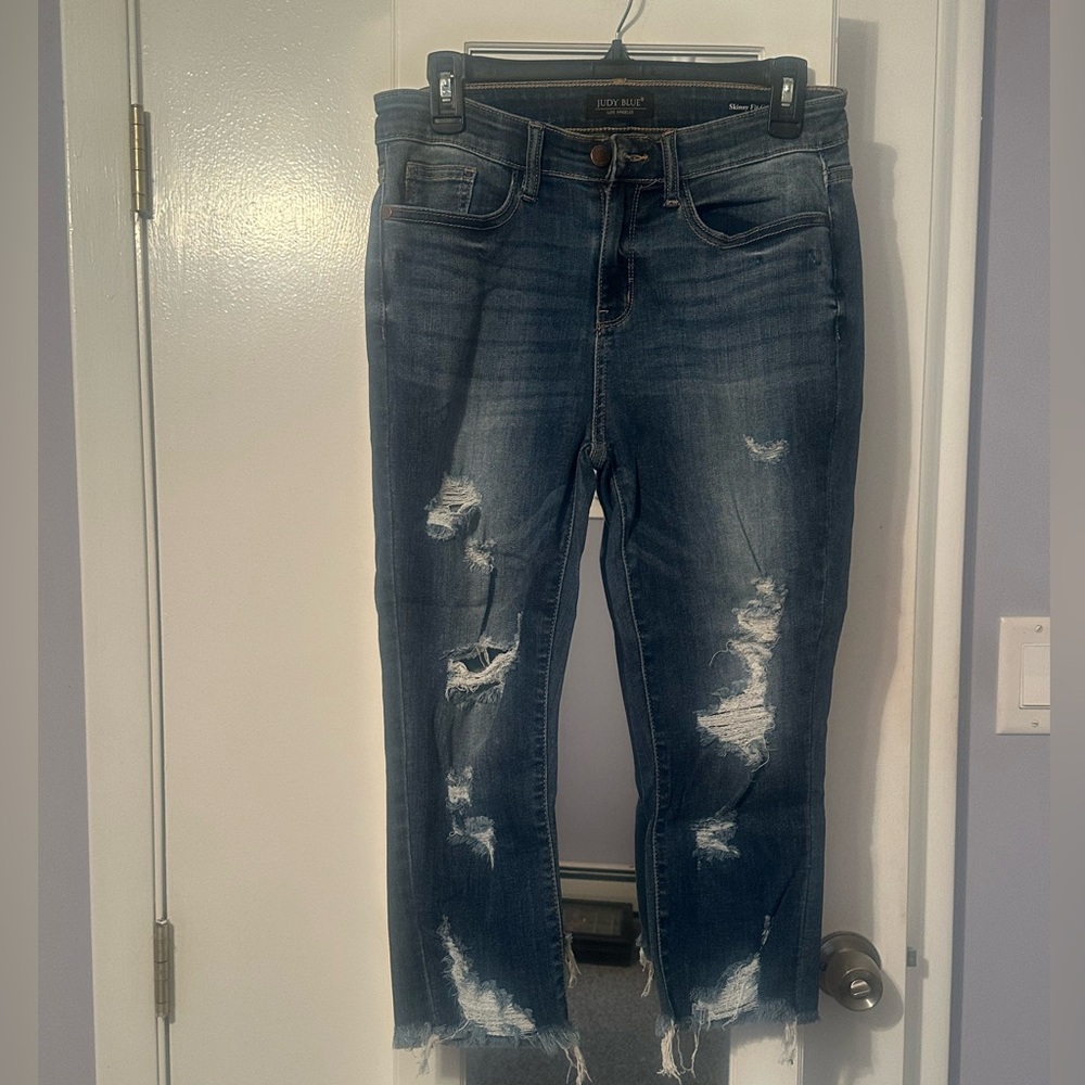 Judy Blue Distressed Skinny Fit Capri